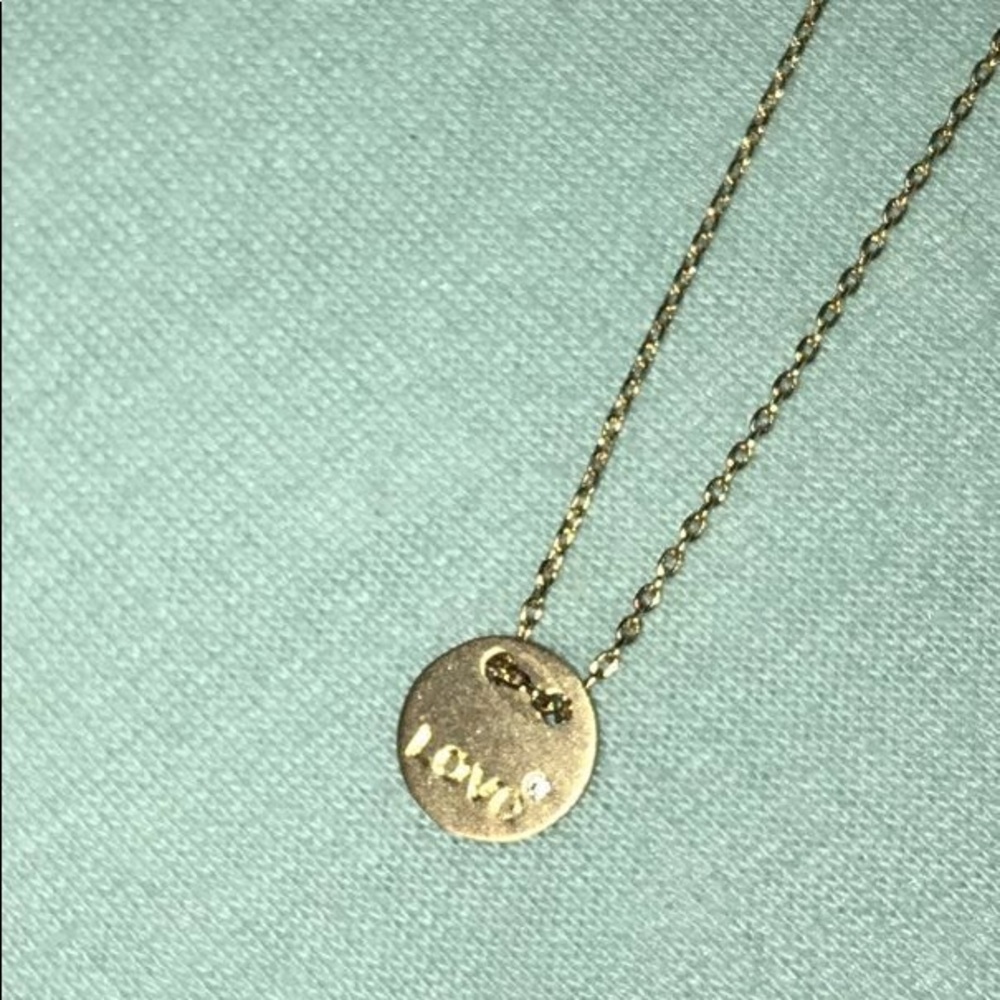 I am selling a beautiful sterling silver necklace.